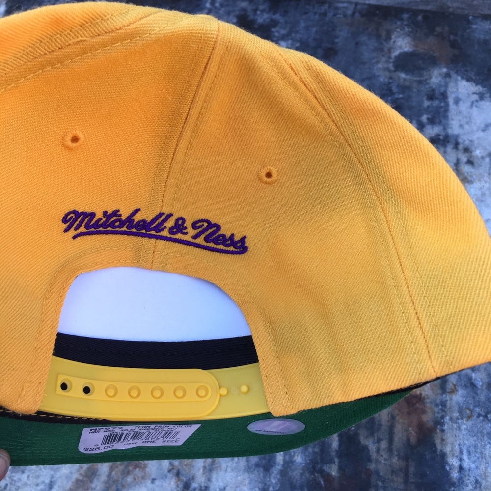 Los Angeles Lakers Snapback Hat
Mitchell & Ness - Picture 3 of 4